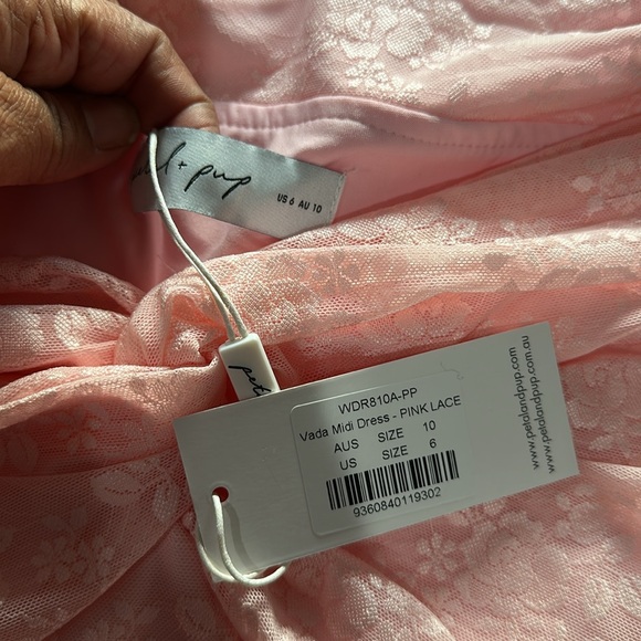 Elegpetal + pump Vada midi dress pink lace - Picture 4 of 12